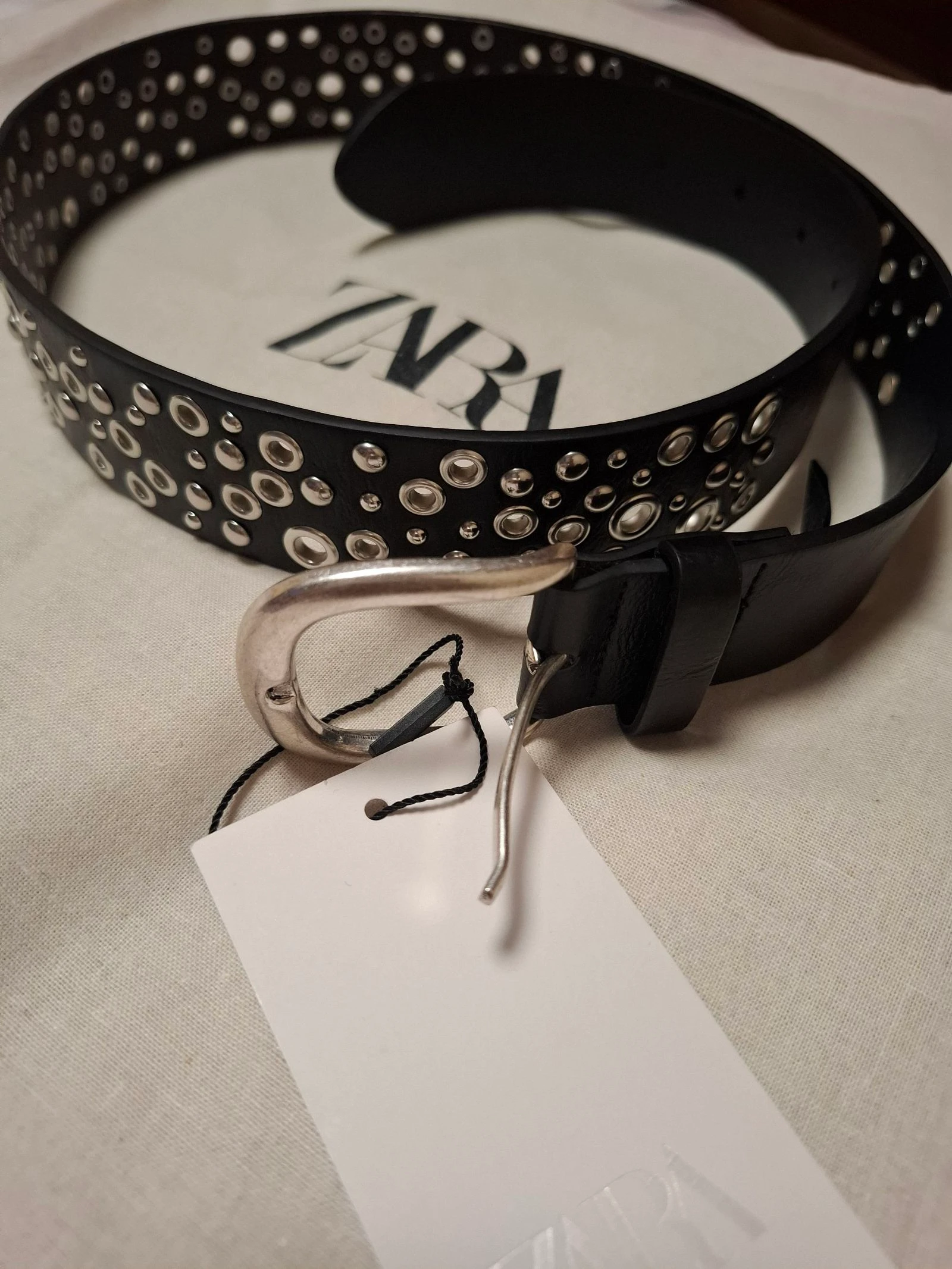 Cinturón zara tachas